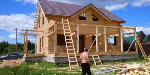 Jak postavit dům z baru vlastníma rukama?